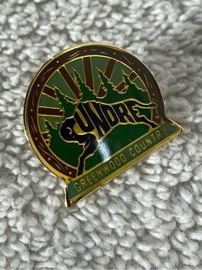 5/$35 Vintage Sundre Alberta Greenwood Country Souvenir Travel Lapel Pin